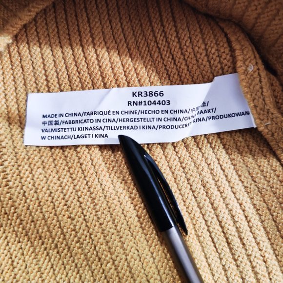 Knitted Mustard Heavy Turtleneck Sweater NWOT - Picture 2 of 5